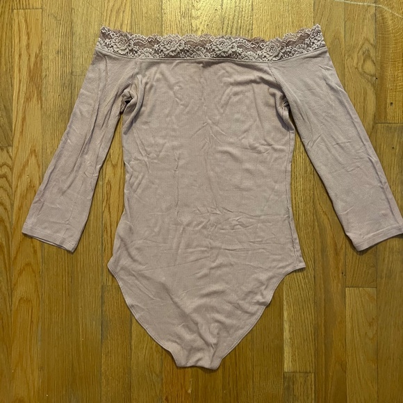American Eagle Lacey Ribbed Soft & Sexy Bodysuit - Picture 4 of 4